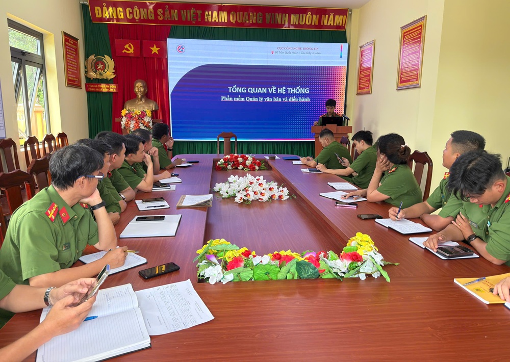 Công an xã Bảo Lâm 4 triển khai Phần mềm Quản lý văn bản và điều hành