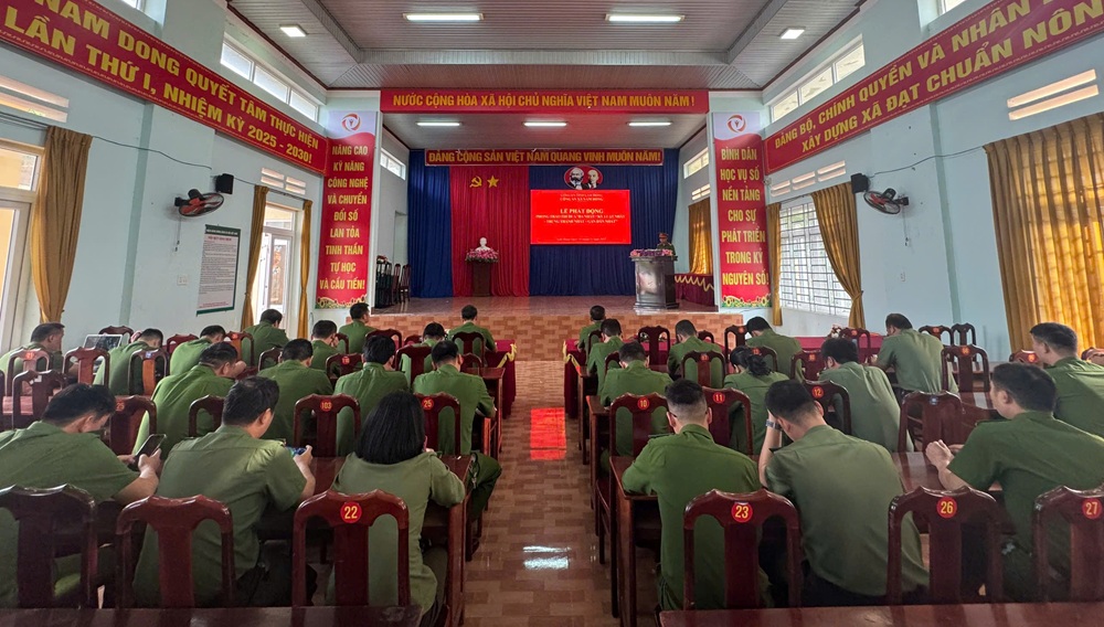 Công an xã Nam Dong và Công an xã Nhân Cơ lan tỏa phong trào thi đua “Ba nhất” trong toàn lực lượng