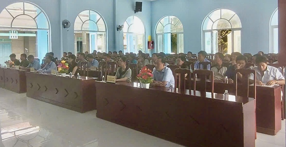 Xã Liên Hương ra mắt mô hình “Tuyên truyền, vận động ngư dân chấp hành các quy định của pháp luật về khai thác hải sản, không xâm phạm vùng biển nước ngoài”