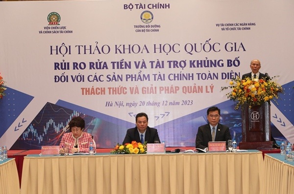 Cảnh giác, nhận diện và ngăn chặn hành vi rửa tiền, tài trợ khủng bố