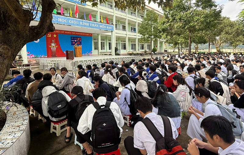 Lan tỏa chiến dịch “Không một mình – Cùng nhau an toàn trực tuyến” đến học sinh trên địa bàn tỉnh Lâm Đồng