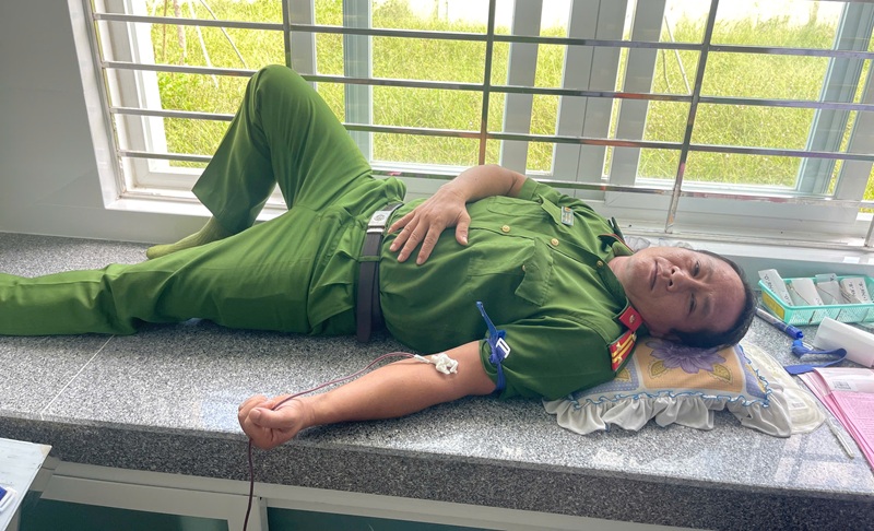 Hiến máu tình nguyện – Nghĩa cử cao đẹp của cán bộ chiến sỹ Trại tạm giam số 3