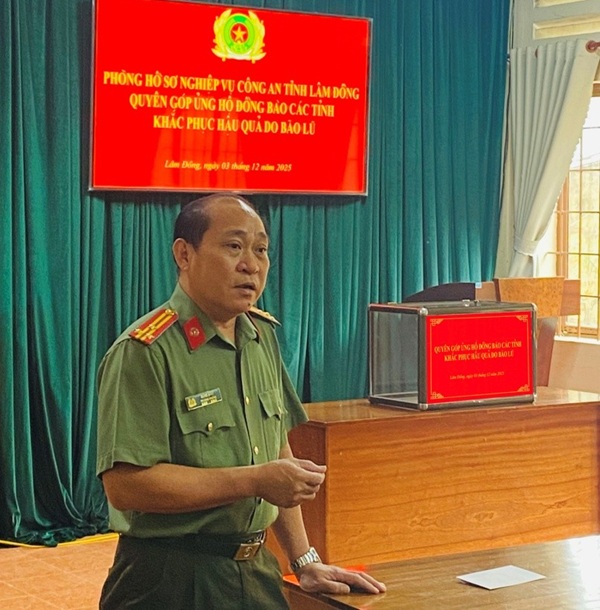 Phòng Hồ sơ nghiệp vụ tổ chức phát động ủng hộ đồng bào các tỉnh miền Trung – Tây Nguyên bị thiệt hại do thiên tai, bão lũ