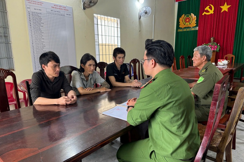 Công an xã Tân Hải tăng cường lập hồ sơ, kiên quyết đưa người nghiện đi cai nghiện bắt buộc