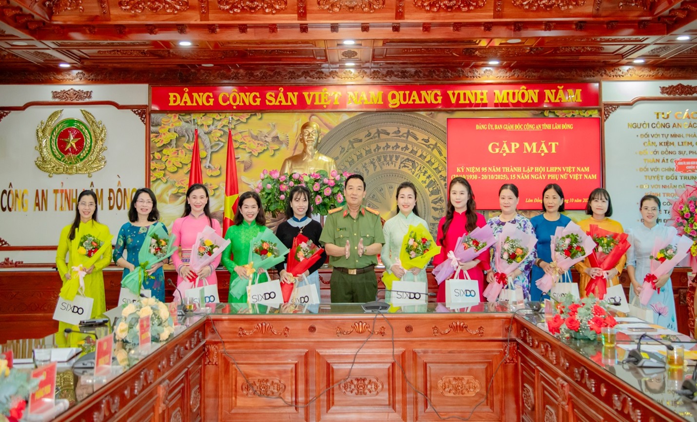 Gặp mặt kỷ niệm 95 năm Ngày thành lập Hội Liên hiệp Phụ nữ Việt Nam